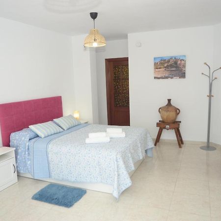 Habitacion Grande Con Terraza Privada, Malaga Centro المظهر الخارجي الصورة